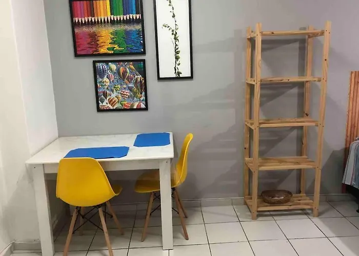 Apto 29 - Pequeno Studio Com Otima Localizacao